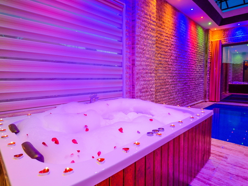  gece  -  Kasım
  | Kalkan Akbel Muhafazakar Villa (4 Kişilik, Doğa İçinde, Jakuzili, Isıtmalı Havuz Seçenekli)